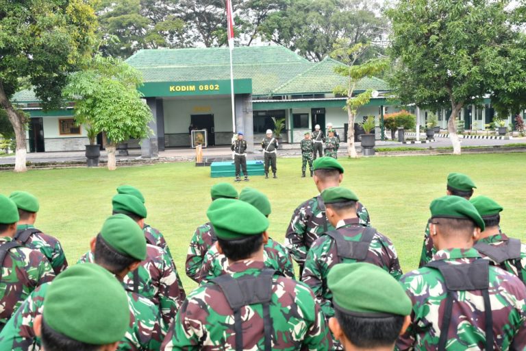 Beri Pengarahan, Dandim Ponorogo Jelaskan Apa Itu Solid, Reponsif, Bertanggung Jawab dan Tuntas
