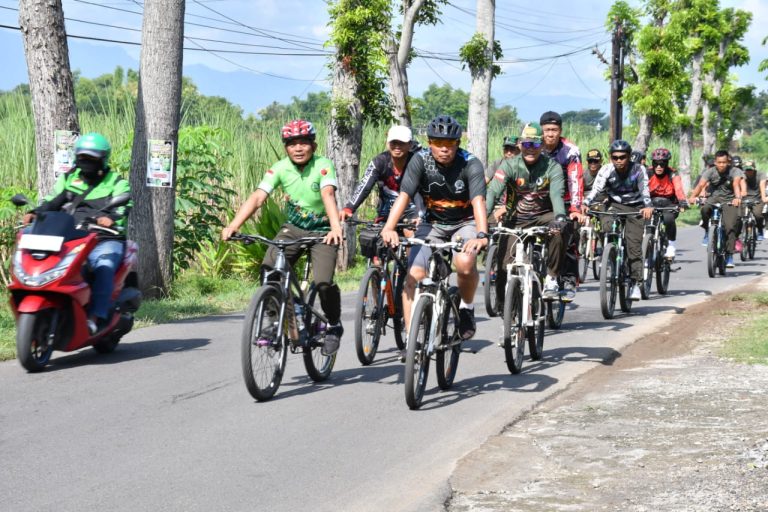 Terus Bugar, Dandim Ponorogo Pimpin Anggota Olahraga Gowes