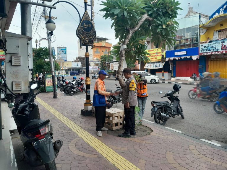 Kapolsek Ponorogo Bersama Anggota Gelar Patroli untuk Menjaga Harkamtibmas