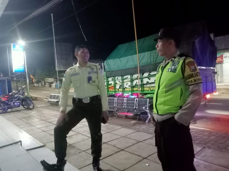 Patroli KRYD Polsek Slahung: Jaga Keamanan, Cegah Kejahatan di Malam Hari