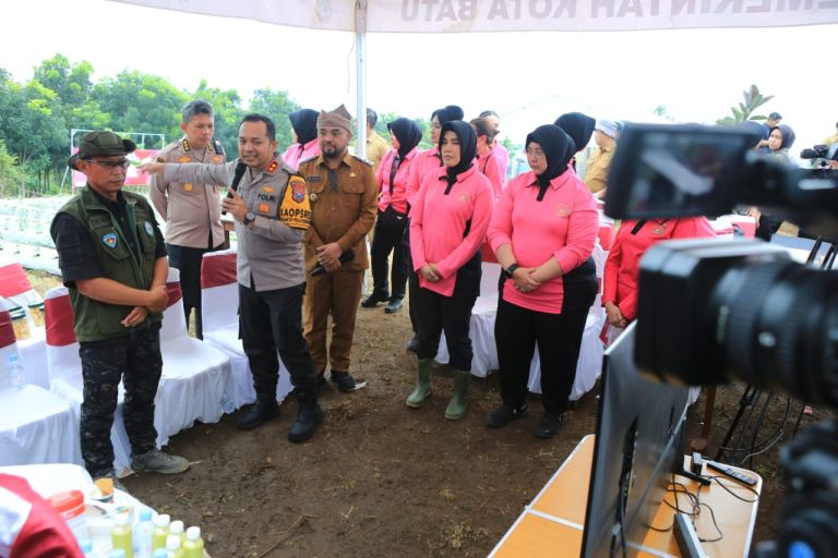 Bhayangkari PD Jawa Timur Wujudkan Ketahanan Pangan Nasional Melalui Program P2L di Kota Wisata Batu