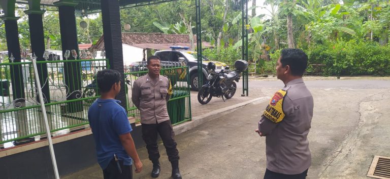 Polsek Jenangan Gelar Patroli Presisi, Pastikan Keamanan dan Ketertiban di Wilayah Kecamatan Jenangan
