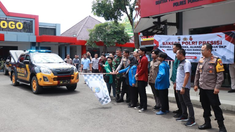Polres Ponorogo dan Mahasiswa Bersinergis Gelar Baksos Sambut Ramadhan