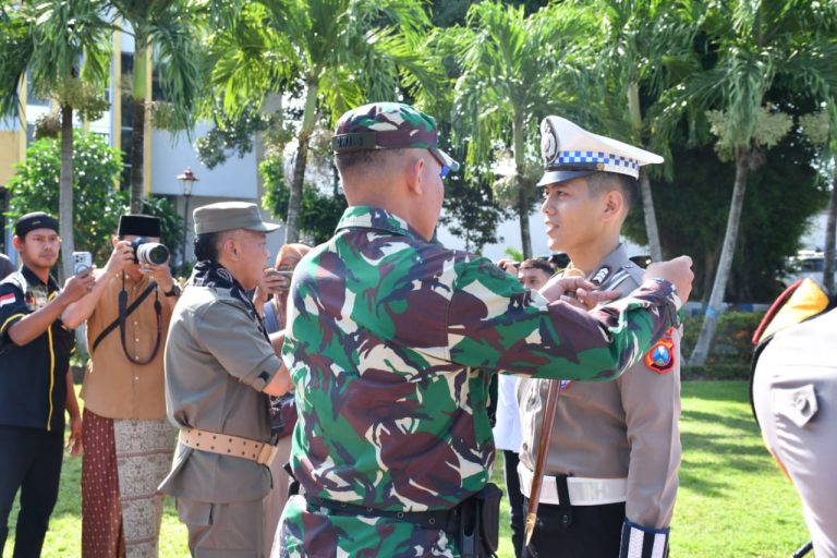 Dandim Ponorogo Hadiri Apel Gelar Pasukan Serentak Operasi Kepolisian Terpusat Ketupat Semeru 2025
