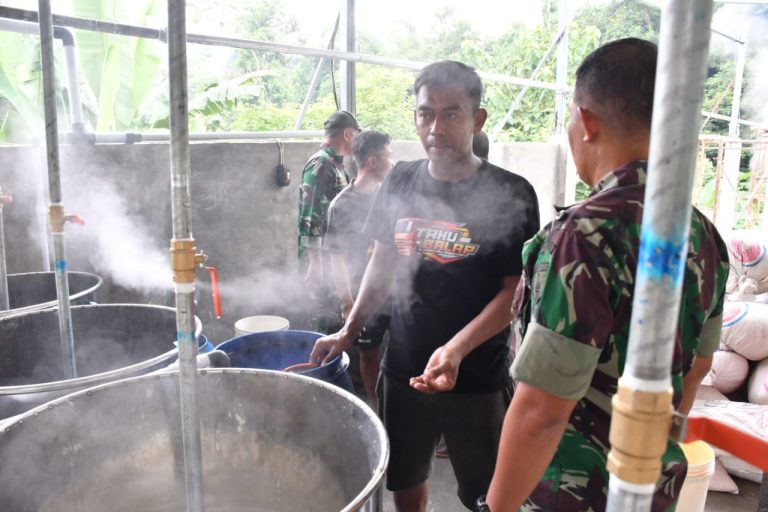 Dukung Swasembada Pangan, Dandim Ponorogo Tinjau Pabrik Tahu