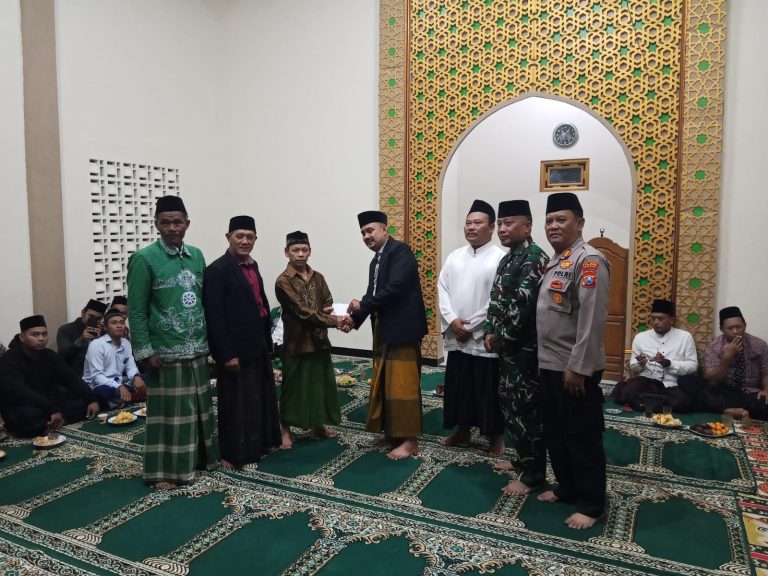 Meningkatkan Silaturahmi dan Keamanan, Polsek Ngebel Gelar Safari Ramadhan di Desa Pupus