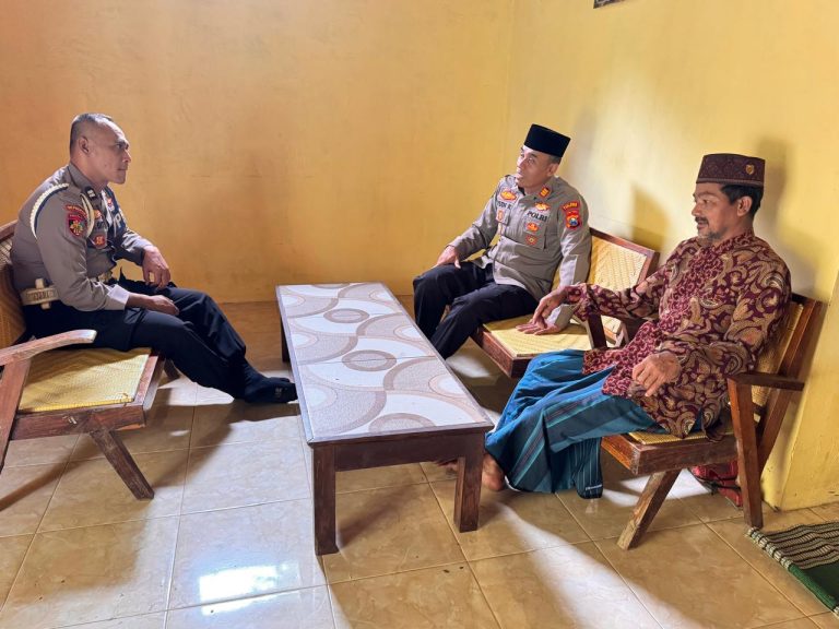 Pererat Sinergi, Kapolsek Sawoo Sambangi Ketua Takmir Masjid Al Mustaqiim
