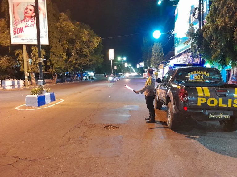 Jaga Keamanan Ramadan, Polsek Ponorogo Gelar Patroli Kewilayahan Menjelang Sahur