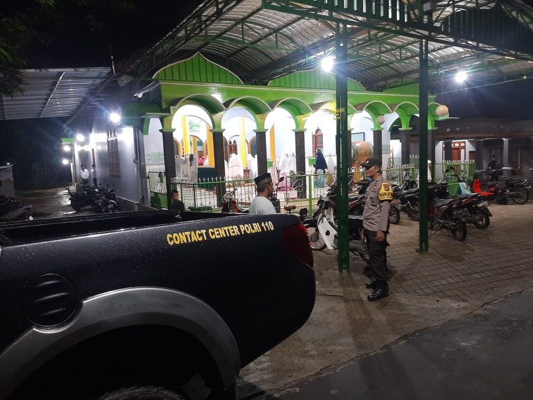 Polsek Jenangan Tingkatkan Patroli Presisi, Jamin Keamanan Ibadah Tarawih
