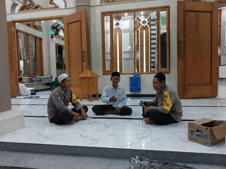 Jaga Kamtibmas di Bulan Ramadan, Polsek Balong Gelar Patroli Sahur dan Subuh