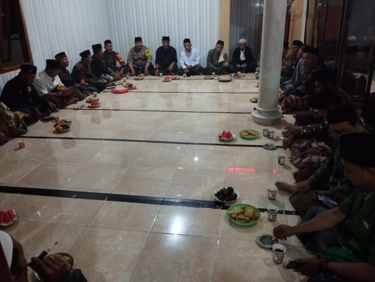 Polsek Pulung & Forpimka Gelar Safari Ramadan: Perkuat Silaturahmi dan Jaga Kamtibmas