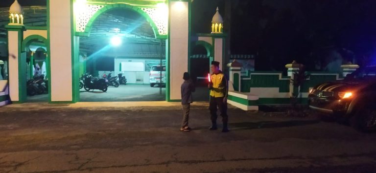 Polsek Jenangan Laksanakan PAM Sholat Taraweh dan Antisipasi Gangguan Kamtibmas Lainnya
