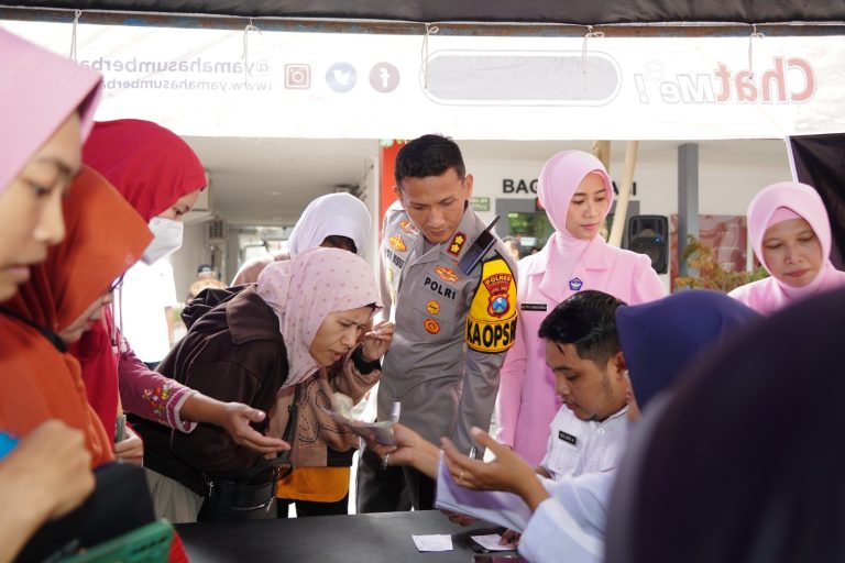 Polres Ponorogo dan PYKB Cabang Ponorogo Gelar Bazar Murah Ramadhan, Bantu Warga Dapatkan Sembako Terjangkau