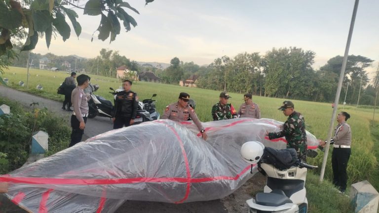 Patroli Balon Udara Idul Fitri 1446 H, Babinsa Kodim Ponorogo Ikut Temukan Balon dan Petasan