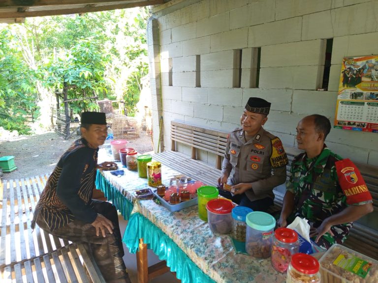 Masih Suasana Lebaran, TNI – Polri di Ponorogo Halal Bihalal ke Rumah Warga