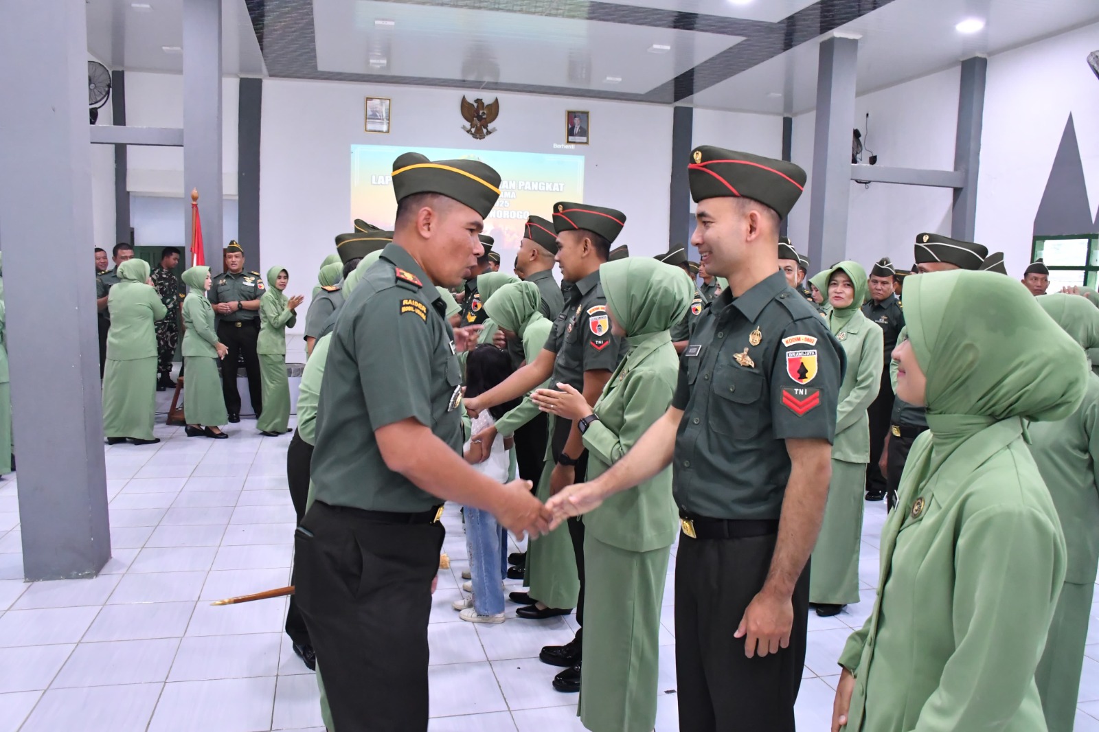 Dandim Ponorogo Pimpin Acara Laporan Korps Kenaikan Pangkat Bintara dan Tamtama Periode 1 April 2025