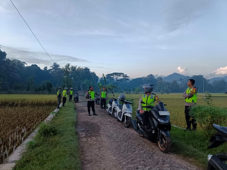 Bersinergi, TNI – Polri di Ponorogo Patroli Balon Udara pada Perayaan Idul Fitri 1446 H