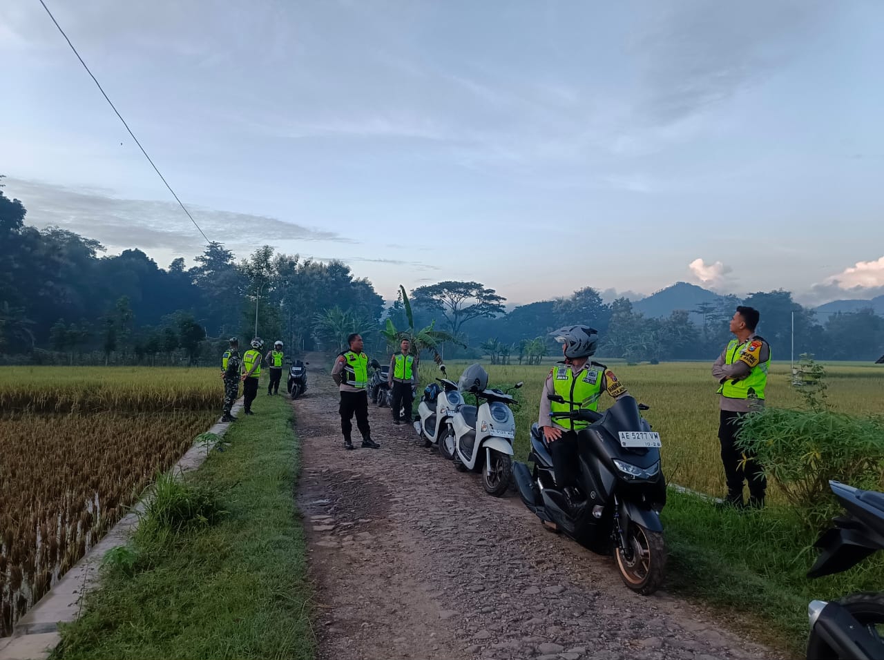 Bersinergi, TNI – Polri di Ponorogo Patroli Balon Udara pada Perayaan Idul Fitri 1446 H