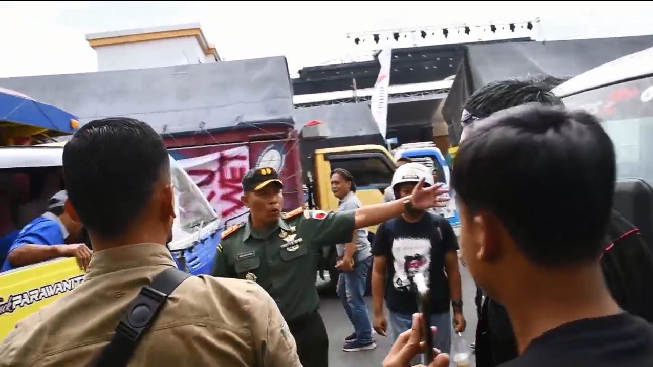 Jalan Macet Akibat Demo, Dandim Ponorogo Turun Tangan
