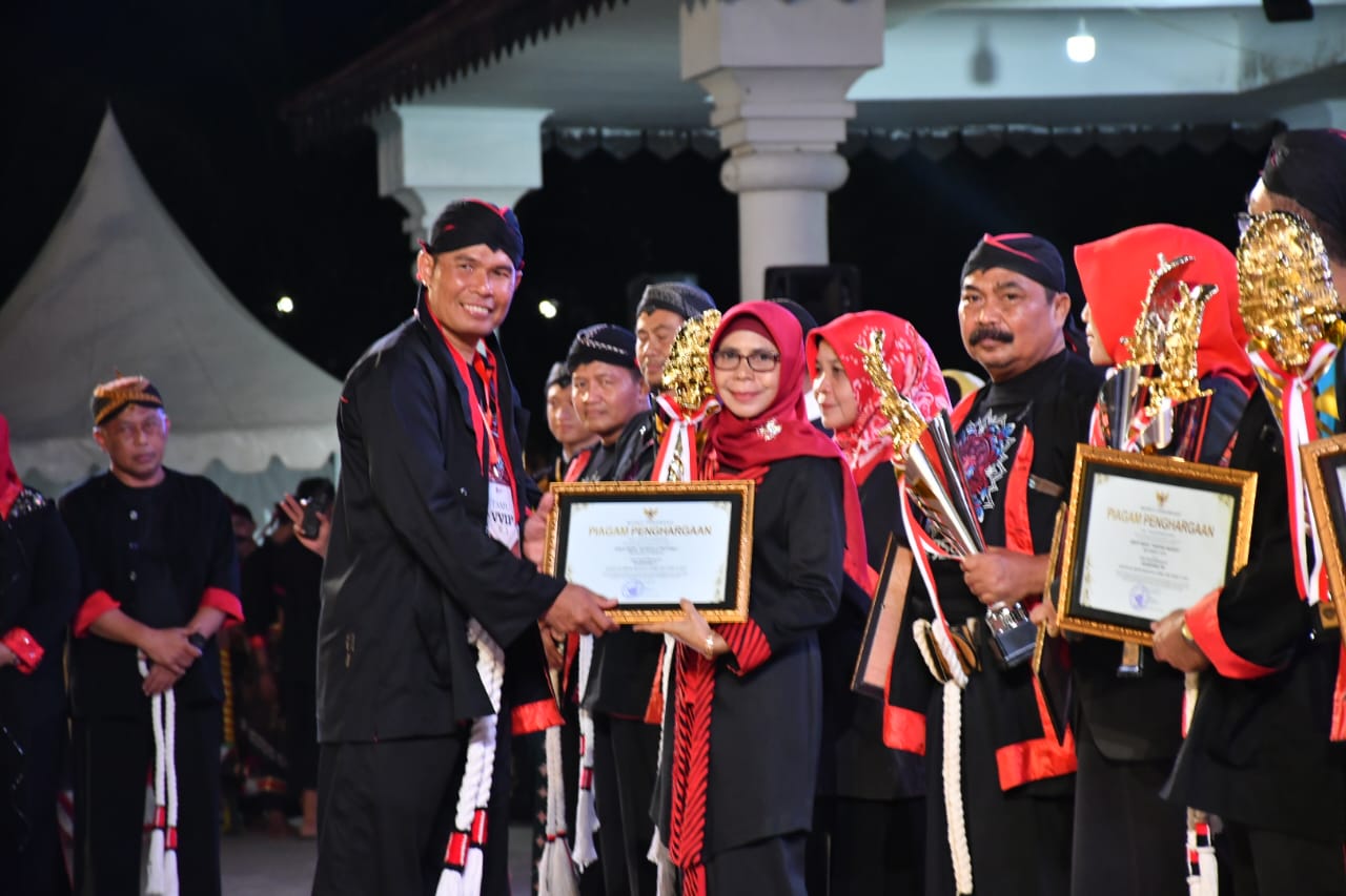 Dandim Ponorogo Dampingi Kasrem 081/Dsj Hadiri Penutupan Grebeg Suro Tahun 2025