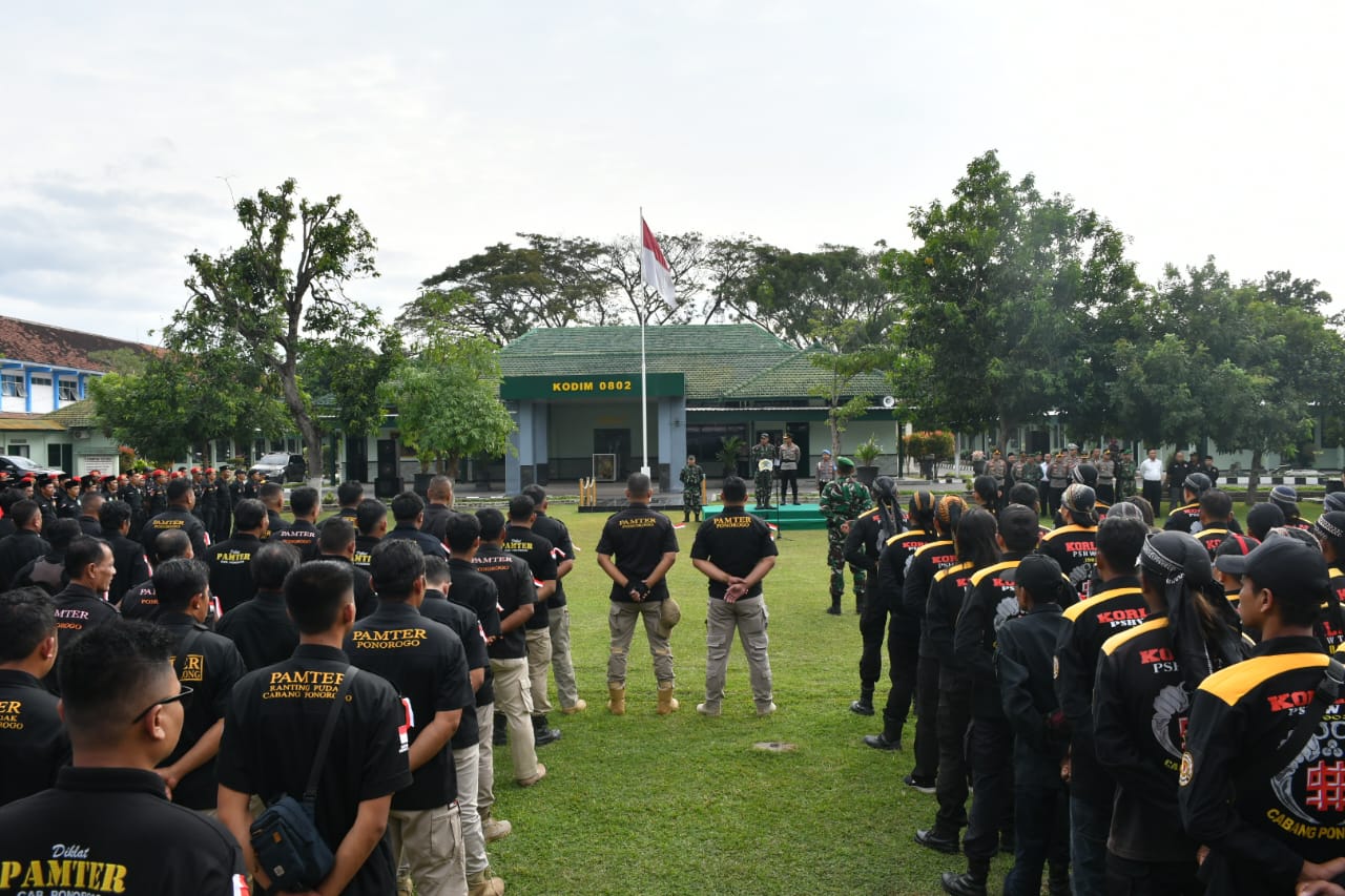 Dandim Ponorogo Dan Kapolres Ponorogo Pimpin Apel Pengamanan Suroan dan Suro Agung