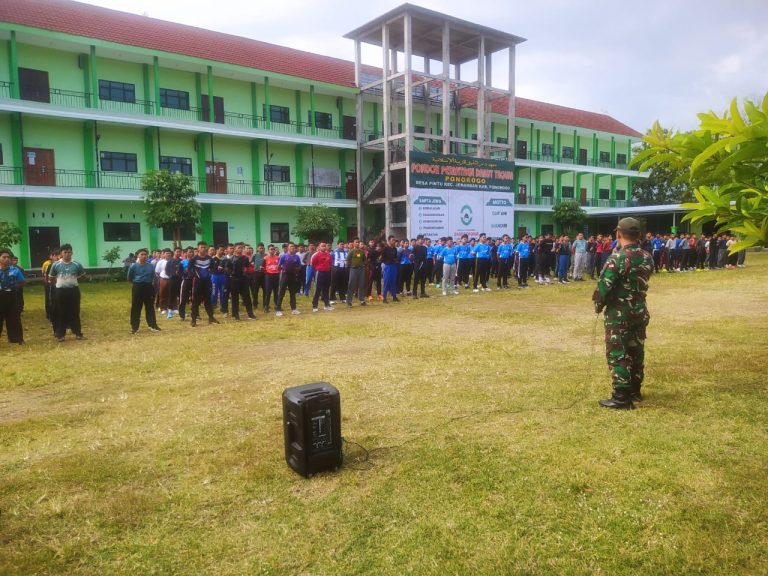 Sekolah Bangga Siswanya Dilatih PBB oleh Kodim Ponorogo