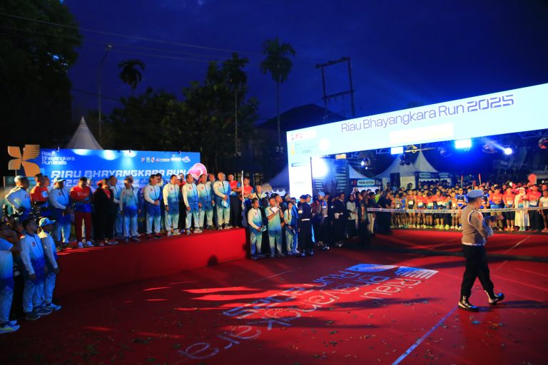 Kapolri Flag Off Riau Bhayangkara Run 2025