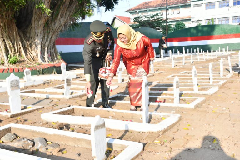 HUT ke 80 Kemerdekaan RI, Dandim Ponorogo Ikuti Ziarah Nasional dan Pemberian Remisi para Napi