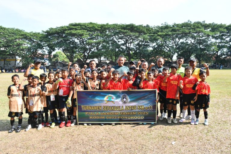 Peringati HUT ke 80 TNI, Dandim Ponorogo Buka Turnamen Sepak Bola Antar SSB U – 11 Piala Dandim