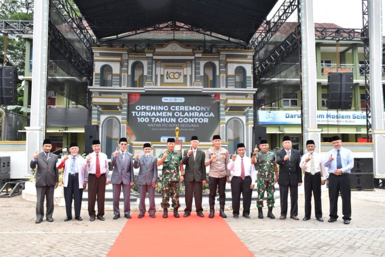 Kasdim Ponorogo Dampingi Kajasdam V/Brawijaya Hadiri Pembukaan Turnamen Olahraga 100 Tahun Gontor Antar PC IKPM se – Dunia