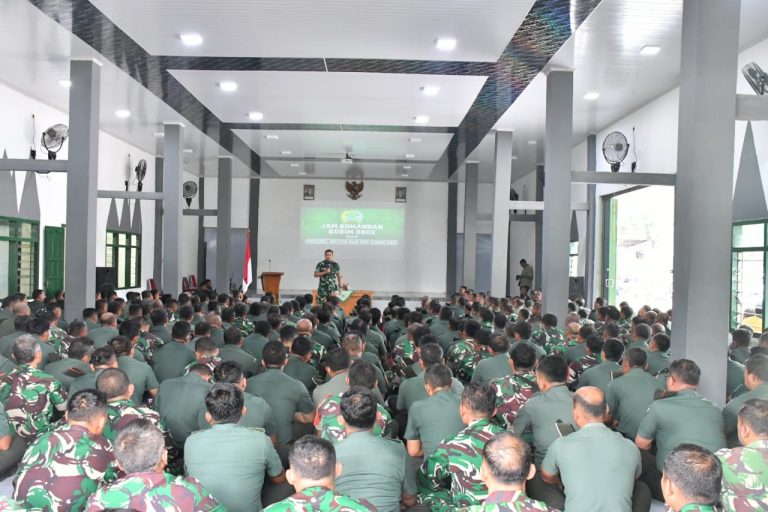 Berikan Jam Komandan Perdana, Letkol Arh Farauk Saputra Ajak Anggota Kerja Maksimal dan Ikhlas