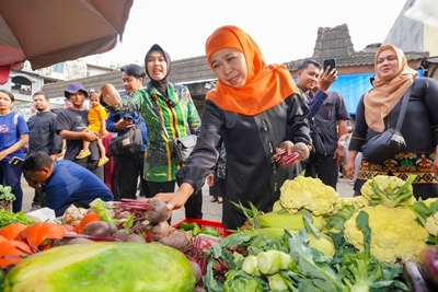 Tinjau Pasar Plaosan Magetan, Gubernur Khofifah: Jadi Pusat Agrobisnis dan Penggerak Ekonomi Madiun Raya