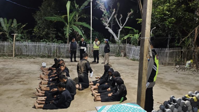 Polsek Ngebel Amankan Kegiatan Kenaikan Tingkat PSHT, 63 Siswa Naik Sabuk