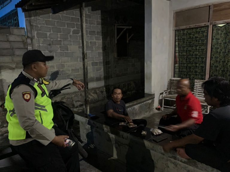 POLSEK SAMPUNG GELAR PATROLI KRYD UNTUK CIPTAKAN SITUASI KAMTIBMAS YANG AMAN DAN KONDUSIF