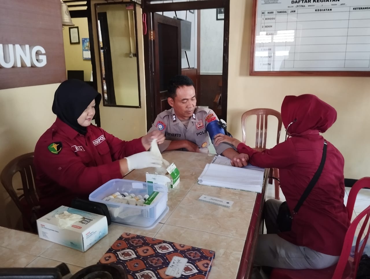 Polsek Sampung Laksanakan Pemeriksaan Kesehatan Berkala bagi Anggota, Wujudkan Personel yang Sehat dan Siap Bertugas