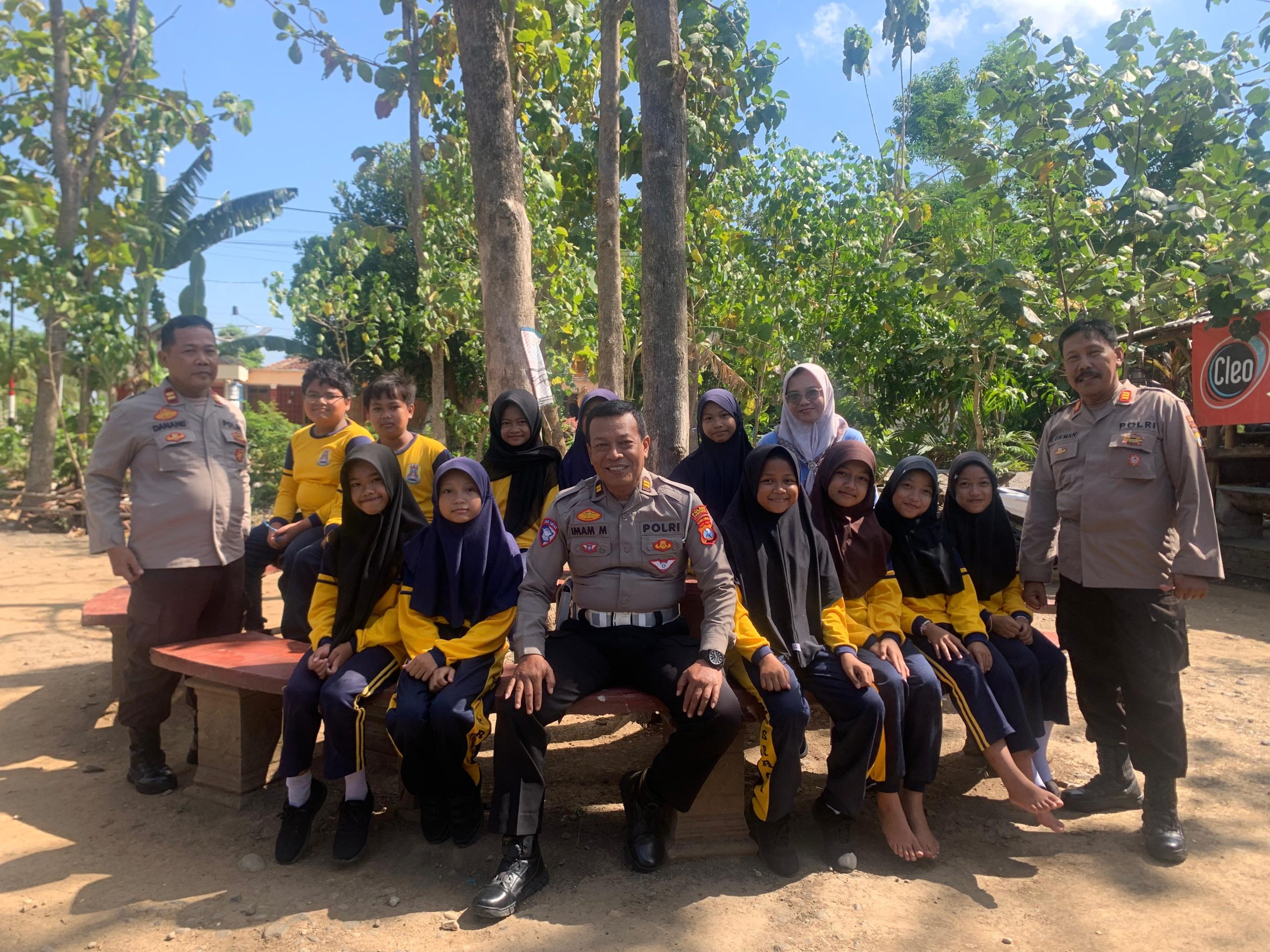 Polisi Sahabat Anak, Wujudkan Kedekatan dan Edukasi Sejak Dini di SDN 1 Gabel