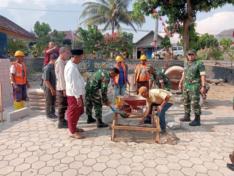 KAPOLSEK BADEGAN HADIRI KEGIATAN ZOOM MEETING DAN PELETAKAN BATU PERTAMA PEMBANGUNAN FISIK KOPERASI MERAH PUTIH DI DESA BITING