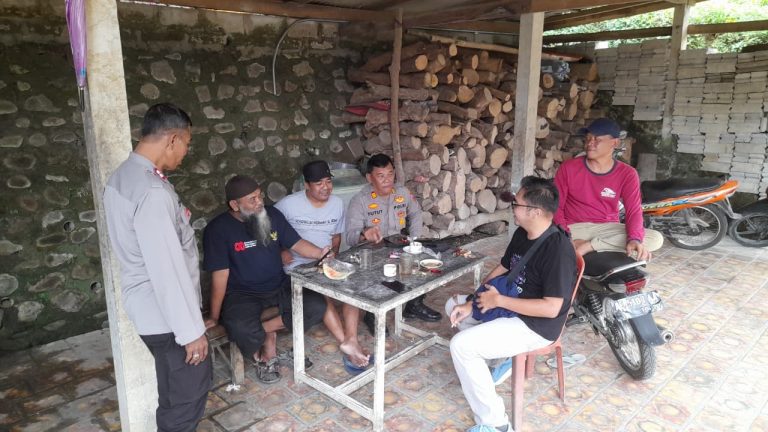 Kapolsek Ngebel AKP Tutut Ariyanto, S.H. Pimpin Patroli Dialogis di Desa Ngrogung
