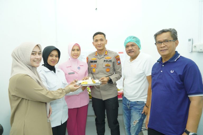 Polres Ponorogo Gelar Doa Bersama dan Uji Coba Masak di Kantor Tipe A SPPG Sampung