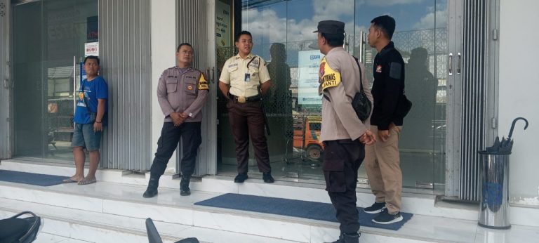 POLSEK SLAHUNG GELAR PATROLI HARKAMTIBMAS KRYD UNTUK CIPTAKAN SITUASI AMAN DAN KONDUSIF