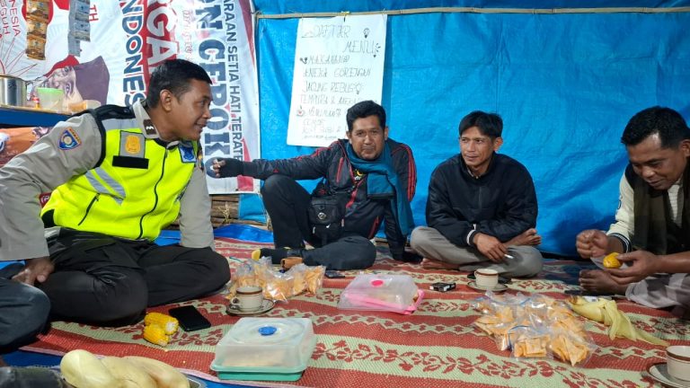 POLSEK NGRAYUN GELAR PATROLI BLUE LIGHT PRESISI WUJUDKAN SITUASI AMAN DAN KONDUSIF