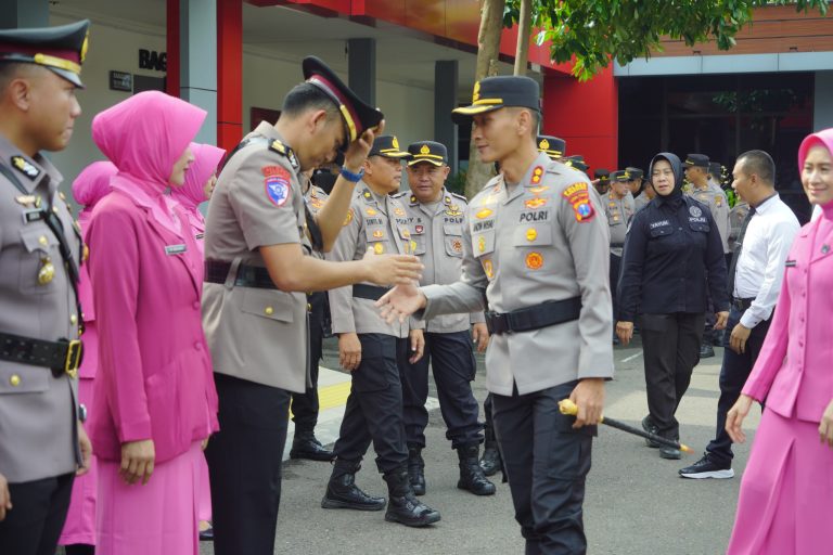 Kapolres Ponorogo Pimpin Upacara Sertijab Kasatlantas dan Kapolsek Jetis
