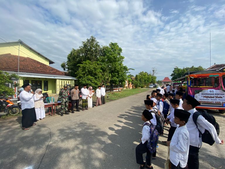 Semarak Hari Santri Nasional 2025, FKDT Kecamatan Sambit Gelar Pawai Santri Meriah dan Tertib