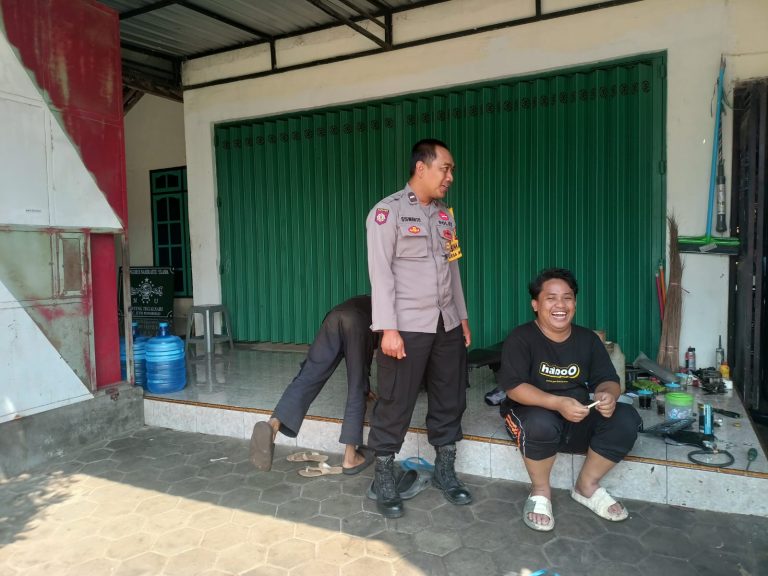Polsek Jetis Laksanakan Patroli Presisi Kewilayahan Antisipasi Gangguan KamtibmasPolsek Jetis Laksanakan Patroli Presisi Kewilayahan Antisipasi Gangguan Kamtibmas