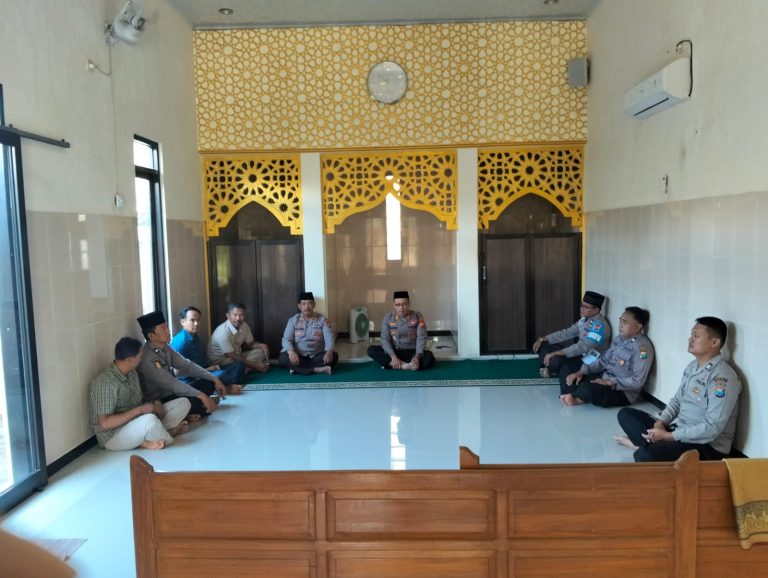 BINROHTAL TINGKATKAN IMAN DAN SEMANGAT ANGGOTA POLSEK SAMBIT