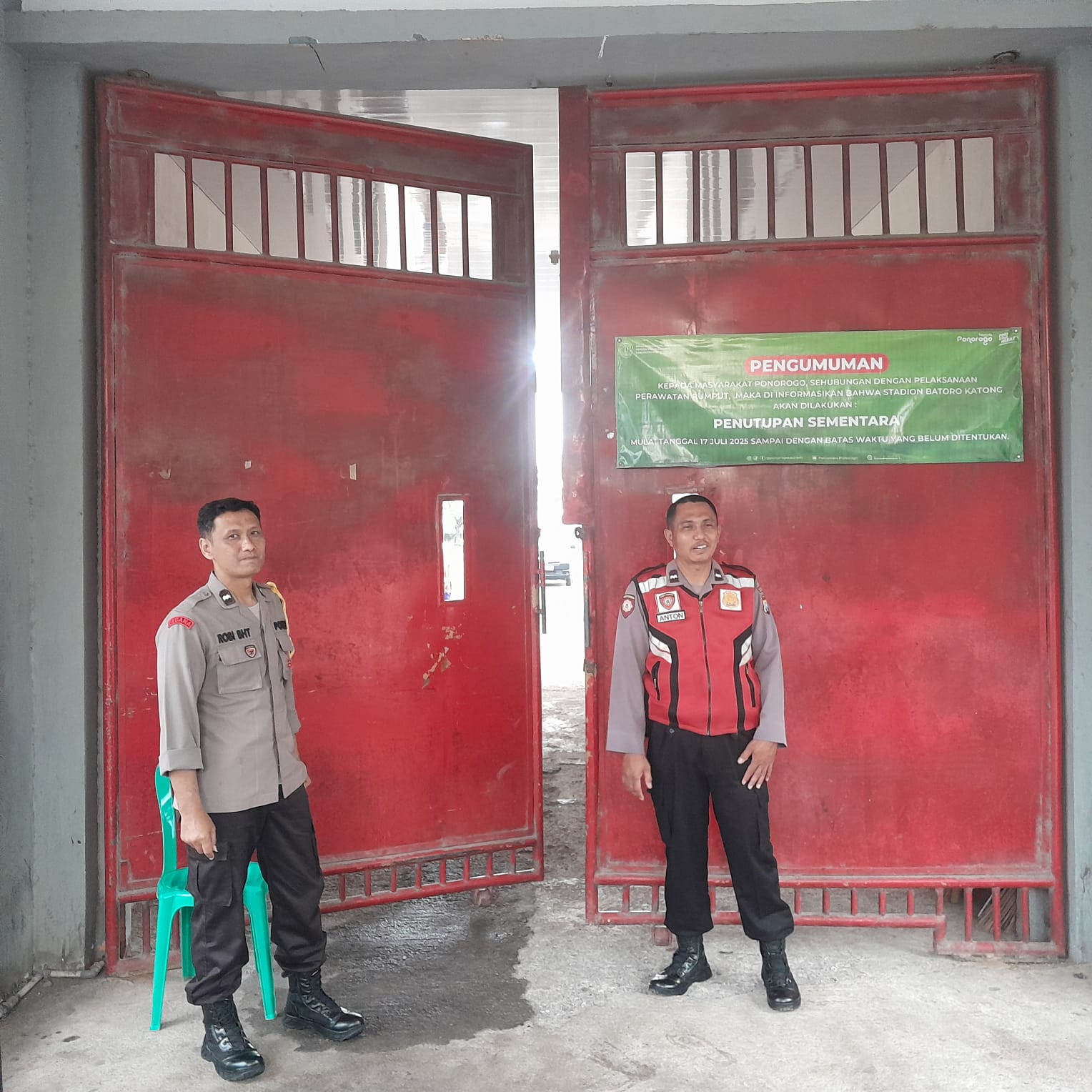 POLSEK PONOROGO LAKSANAKAN PENGAMANAN LIGA SEPAKBOLA PELAJAR SE-PONOROGO 2025