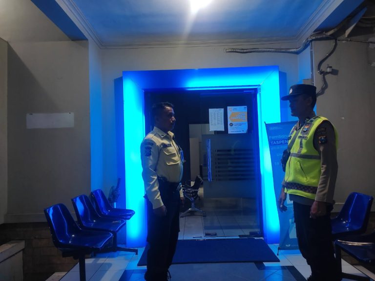 POLSEK SAMPUNG GELAR PATROLI KRYD PRESISI ANTISIPASI 3C DAN PANTAU STABILITAS SEMBAKO