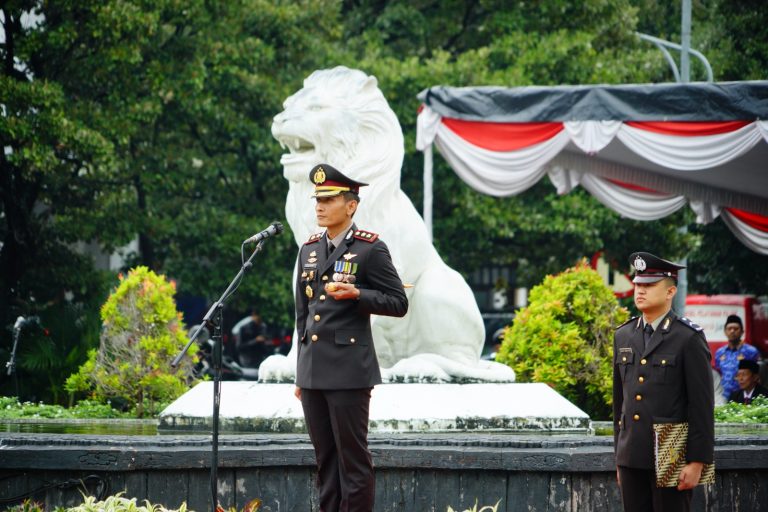 Kapolres Ponorogo Pimpin Upacara Hari Pahlawan Tahun 2025 : Teladani Semangat Juang Para Pahlawan