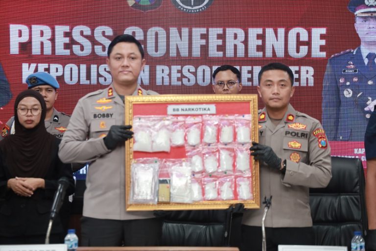 Polres Jember Bongkar Jaringan Narkotika Antar Pulau, 885 Gram Sabu dan 300 Butir Ekstasi Disita