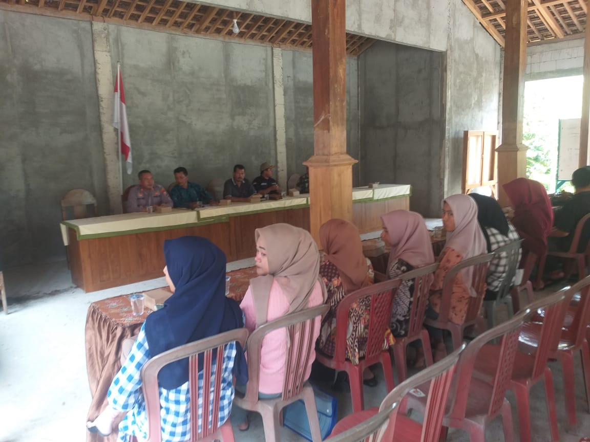 PENELITIAN BERKAS BAKAL CALON PERANGKAT DESA DAYAKAN TAHUN 2025 POLSEK BADEGAN